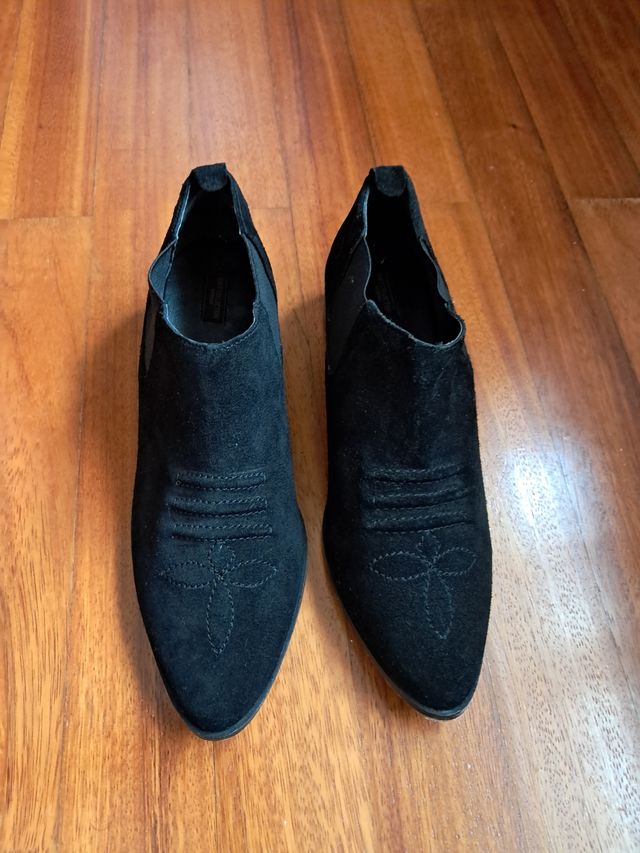 Botines negros mujer