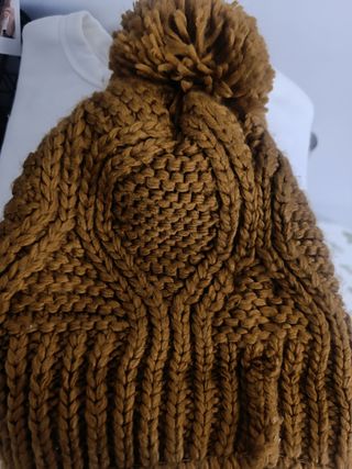 Gorro de lana marrón para invierno