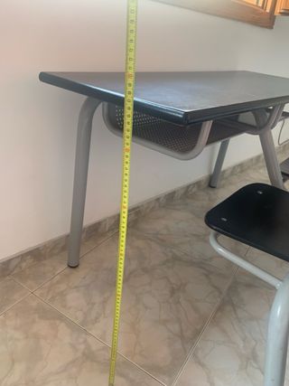 Pupitre infantil de madera