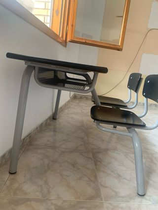Pupitre infantil de madera