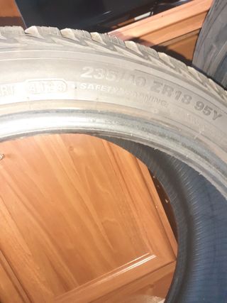  4 Neumáticos Kumho Solus 4S HA32 235/40 ZR18 95Y.