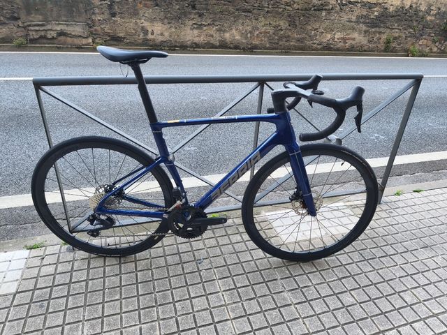 Berria Belador Pro 105 Di2 Azul