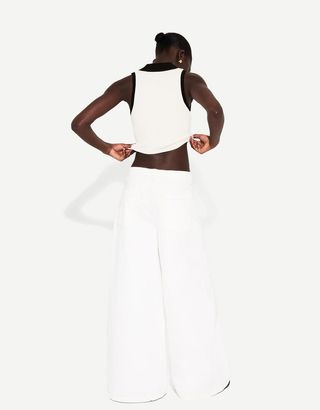 Top Bershka blanco y negro