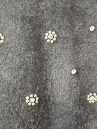 Vestido Zara cuello halter con pedrería de pelito.
