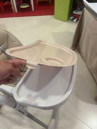Trona para bebé color beige