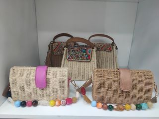 Bolso de mimbre y rafia con nácar
