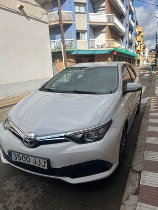 Toyota Auris 2015