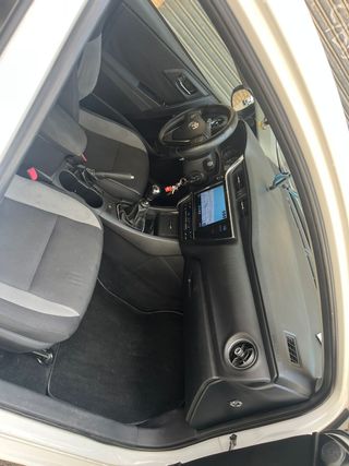 Toyota Auris 2015