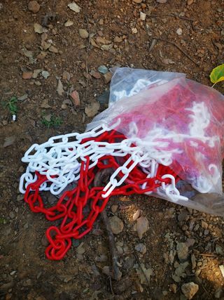 Cadena Plástico Rojo y Blanco