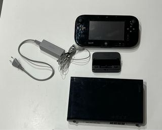 Nintendo Wii U Negra con Gamepad y Accesorios