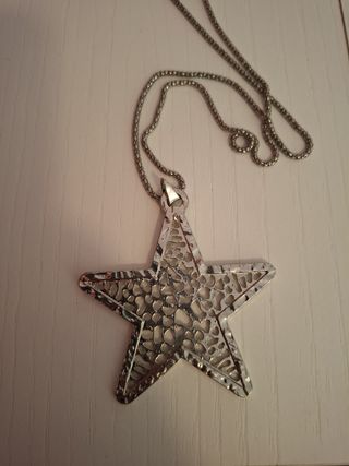 Collar con colgante de estrella plateada