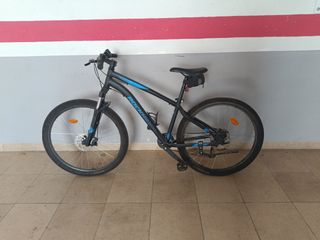 Bicicleta Rockrider Negra y Azul