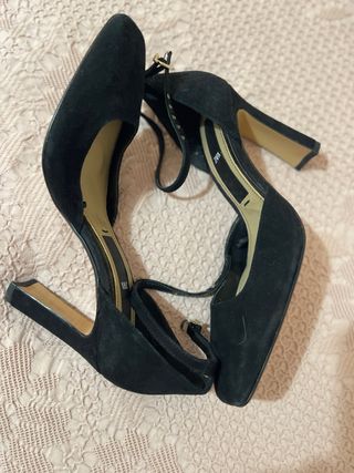 Tacones Zara Negro Gamuza Talla 39