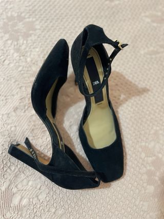 Tacones Zara Negro Gamuza Talla 39