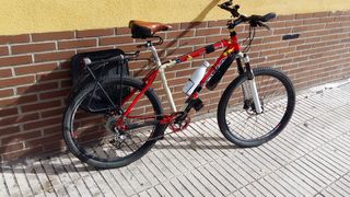 KONA Kula (horquilla aire, frenos hidráulicos)