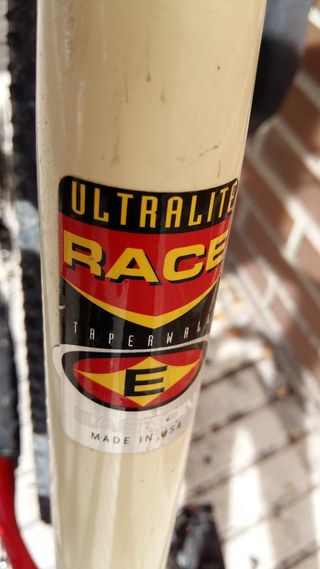 KONA Kula (horquilla aire, frenos hidráulicos)