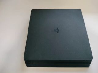 PS4 (PlayStation 4) con 2 mandos