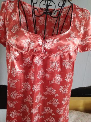 Blusa de raso con estampado floral
