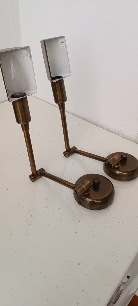 2 Lámparas de pared doradas. Con  potenciometro.