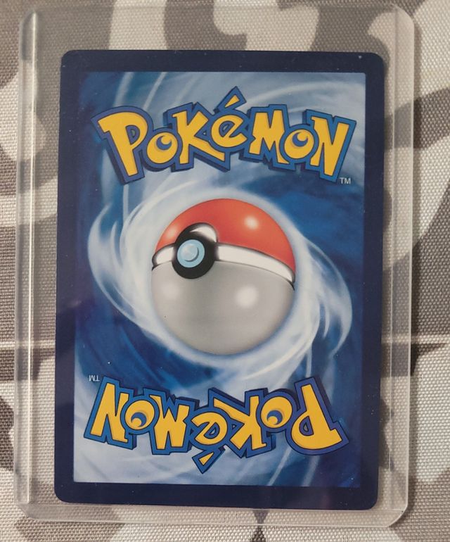 Pikachu con cappello grigio custom card