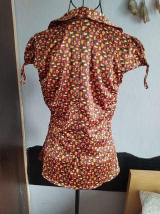 Blusa de raso con estampado