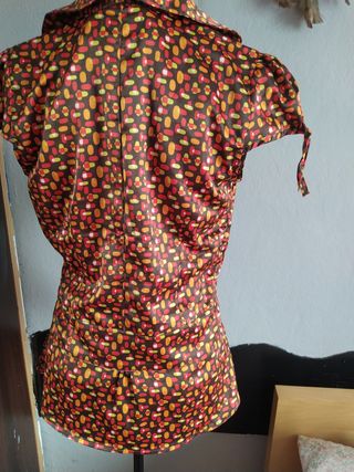 Blusa de raso con estampado