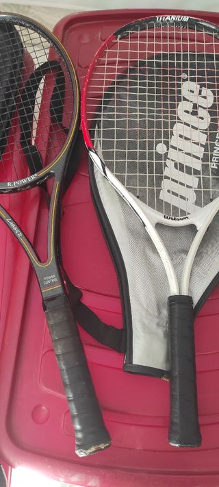 Raquetas de Tenis y Cascos de Bicicleta