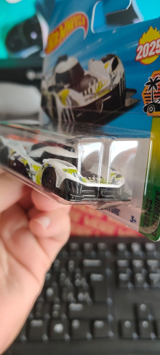 Hot Wheels Peugeot 9X8 Hypercar