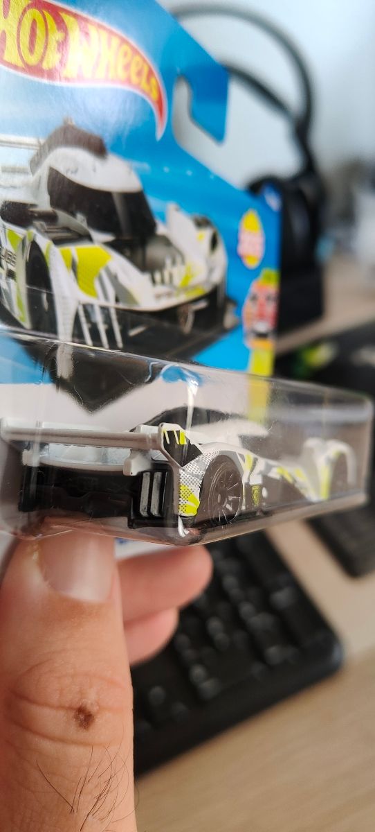 Hot Wheels Peugeot 9X8 Hypercar