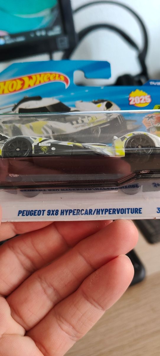 Hot Wheels Peugeot 9X8 Hypercar