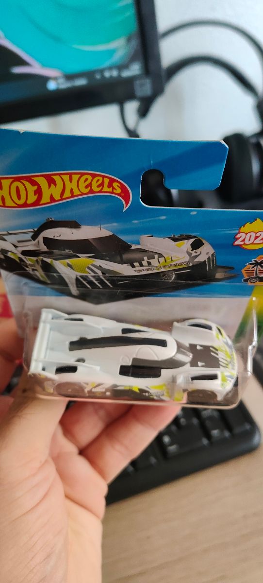 Hot Wheels Peugeot 9X8 Hypercar