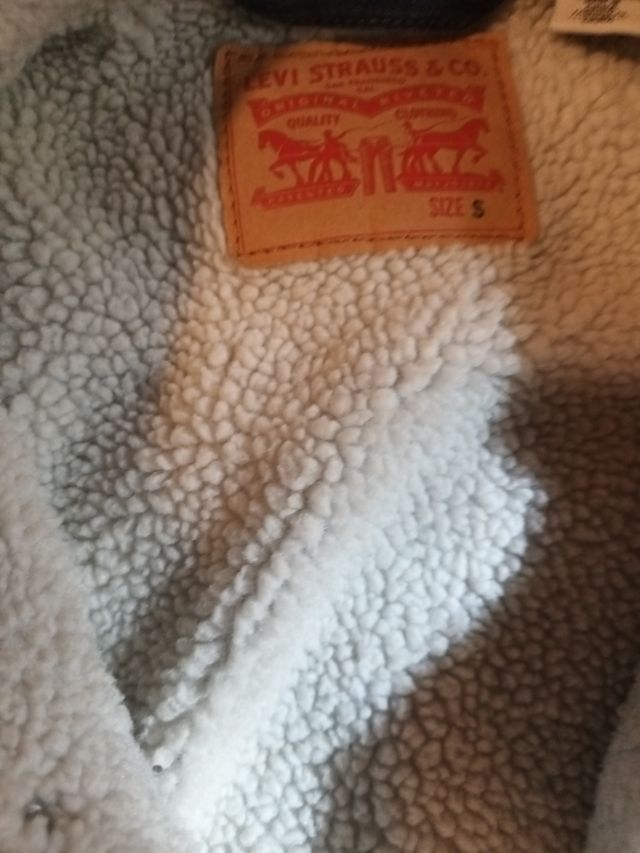 Cazadora Levi's vaquera con borreguito