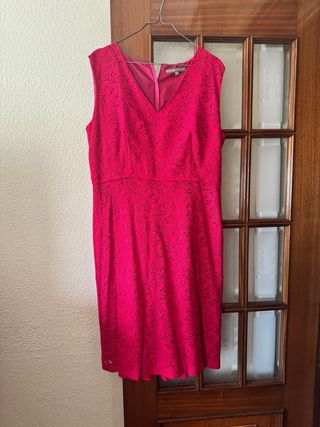Vestido rosa de encaje para fiesta
