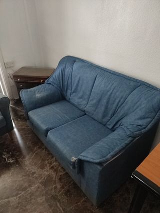Mesa y sillas de salón comedor, sofá, aparador