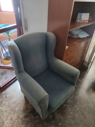 Mesa y sillas de salón comedor, sofá, aparador
