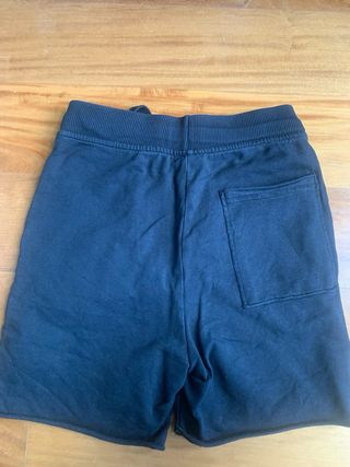 Pantaloncini corti Benetton strappati