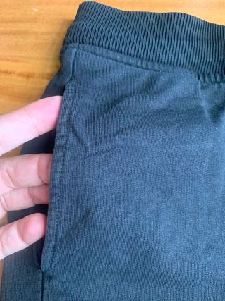 Pantaloncini corti Benetton strappati