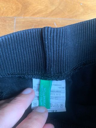 Pantaloncini corti Benetton strappati