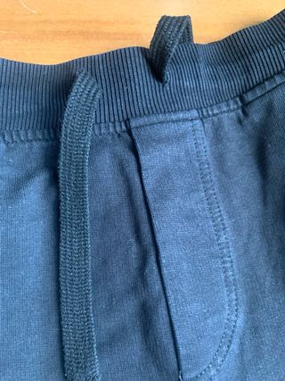 Pantaloncini corti Benetton strappati