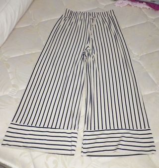 Pantalón de rayas azul y blanco en perfecto estado