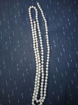 Collar de perlas blanco