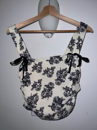 Crop top floral Shein talla M