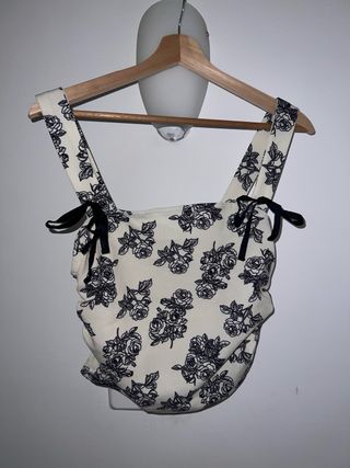 Crop top floral Shein talla M