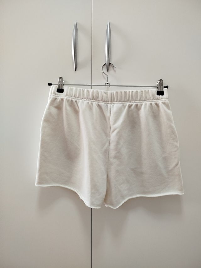 Pantalón corto chándal beige Primark