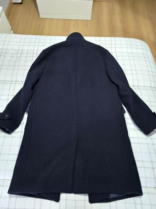 Chaquetón de invierno azul para hombre.
