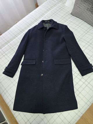 Chaquetón de invierno azul para hombre.