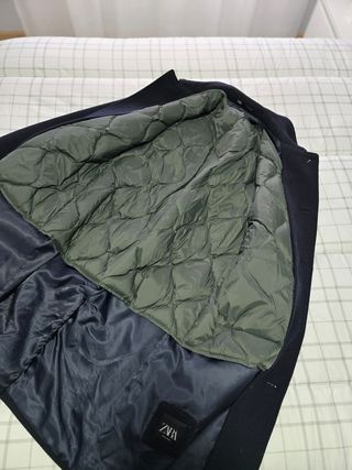 Chaquetón de invierno azul para hombre.