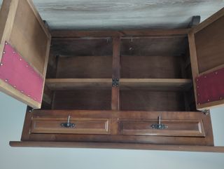 Mobili d'ingresso antichi in legno