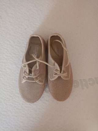Zapatos de vestir para niño color beige