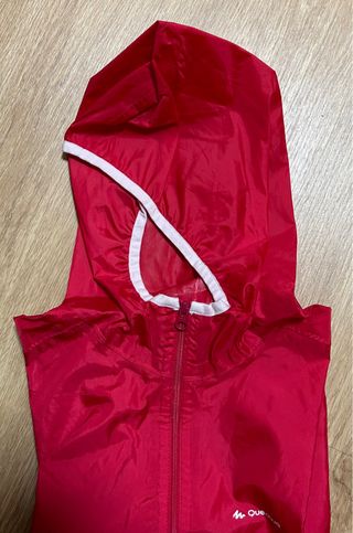 Chubasquero Quechua Rojo Talla 12-14 años